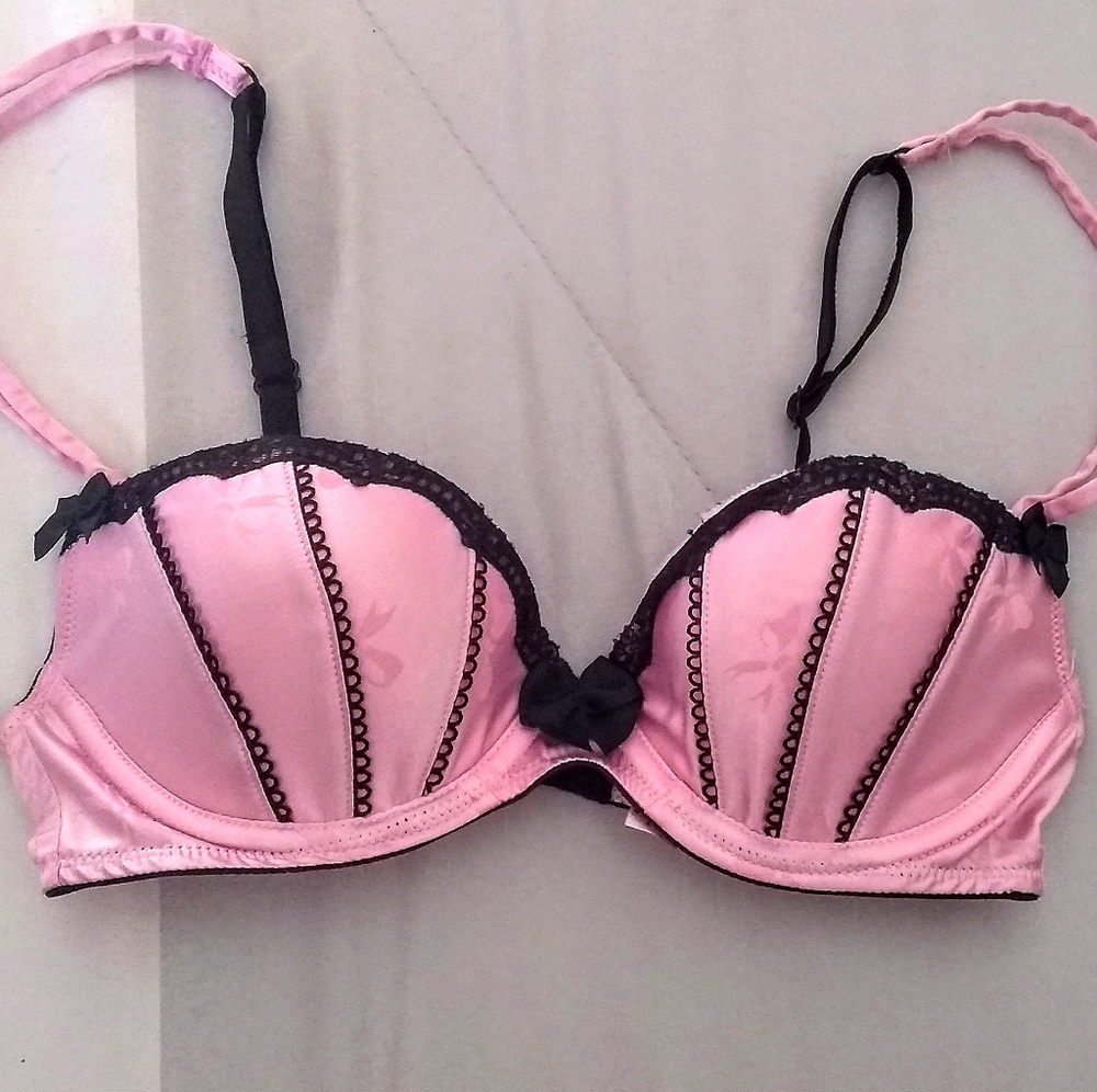 Victoria's Secret push-up bra 32c NWOT